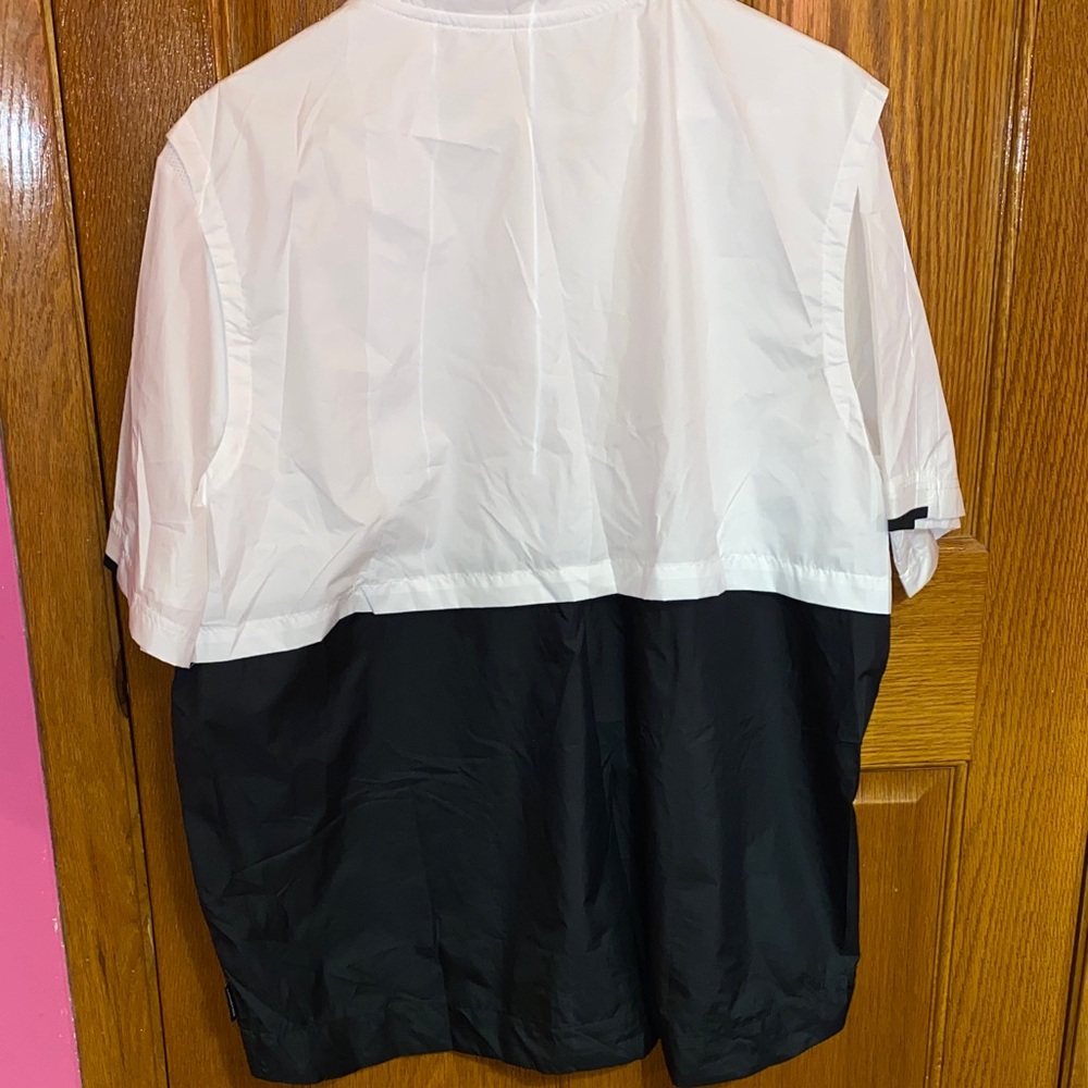 Iowa Hawkeyes Nike Half Zip Lightweight Coaches Jacket in Black & White - Picture 4 of 5